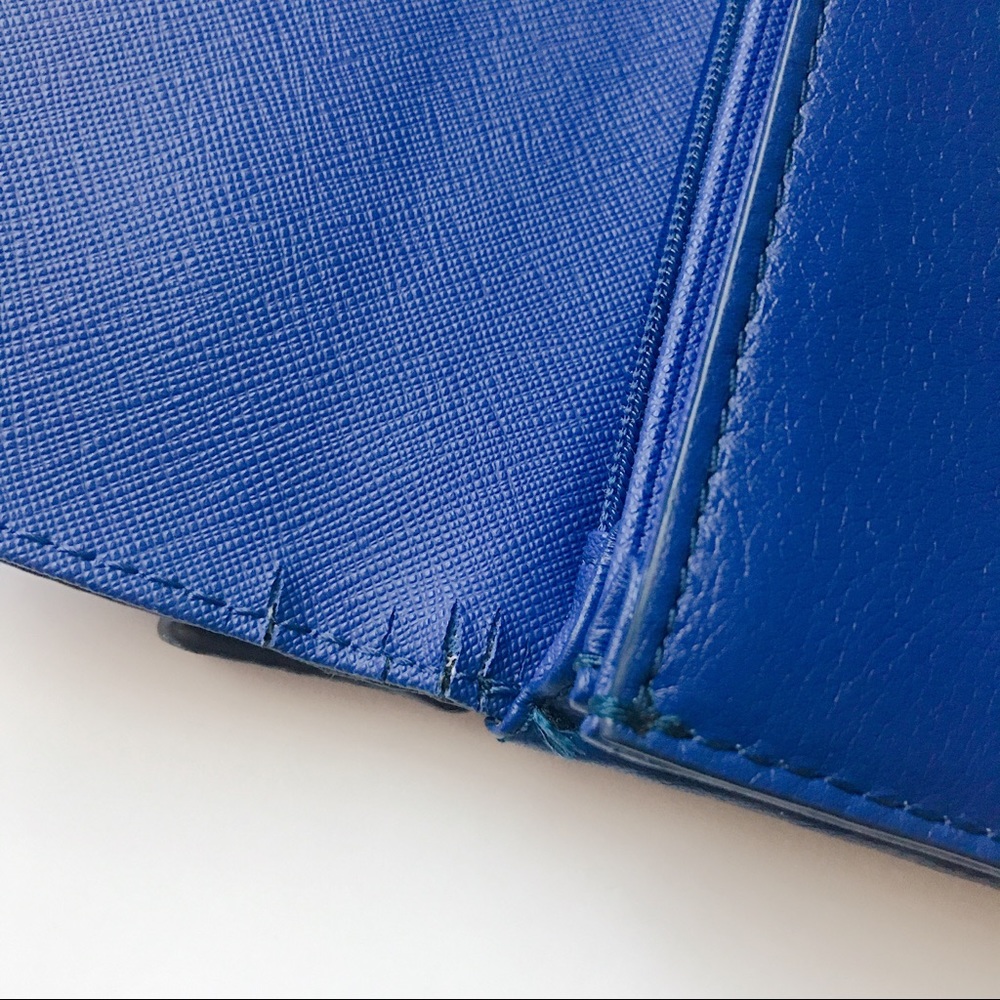 Fossil Riley Flap Leather Wallet - Picture 7 of 8